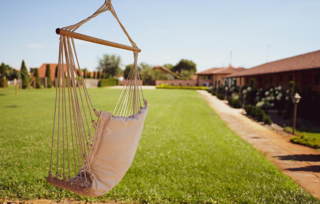 Relax Apartmanhaz Morahalom Ngoại thất bức ảnh