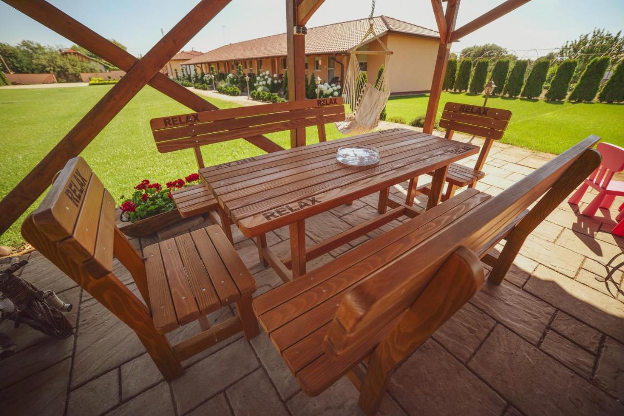 Relax Apartmanhaz Morahalom Ngoại thất bức ảnh